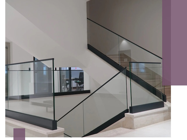 Стеклянные перила премиум-класса с установкой в Обнинске