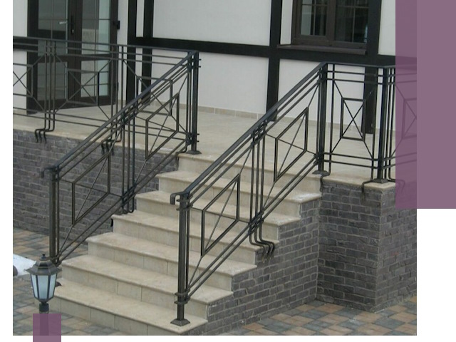 Перила для крыльца в Обнинске — монтаж, изготовление и установка