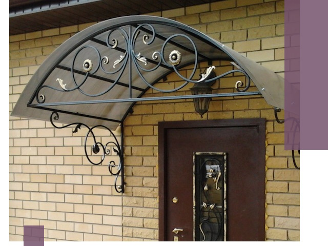 Изготовление козырьков из металла под ключ в Обнинске