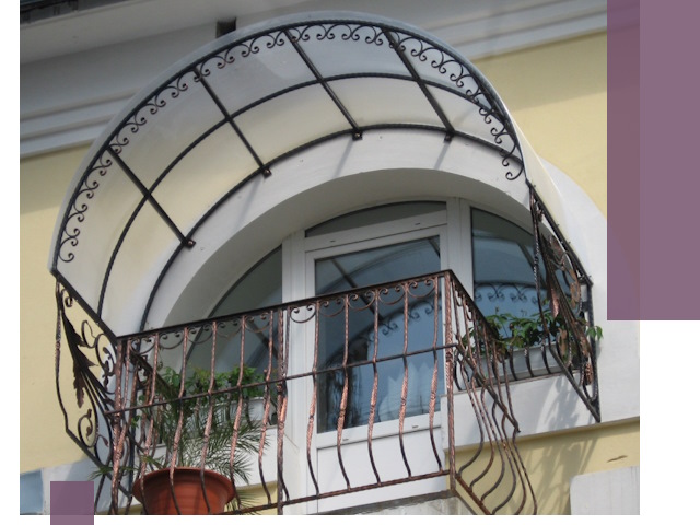 Козырьки над балконом в Обнинске — изготовление и монтаж